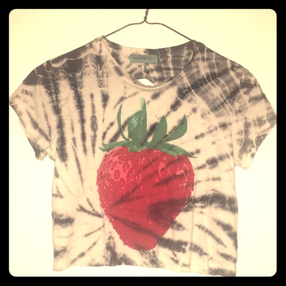 Tops - Strawberry TieDye open back crop top 🍓